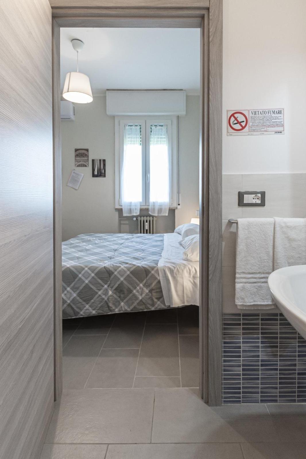 Fare Bnb - Room Del Parco Reggio Emilia Exteriér fotografie